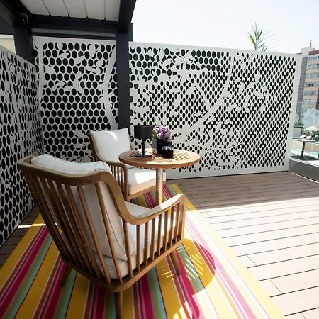Barcelo Imagine Hotel Madrid Exterior photo A balcony