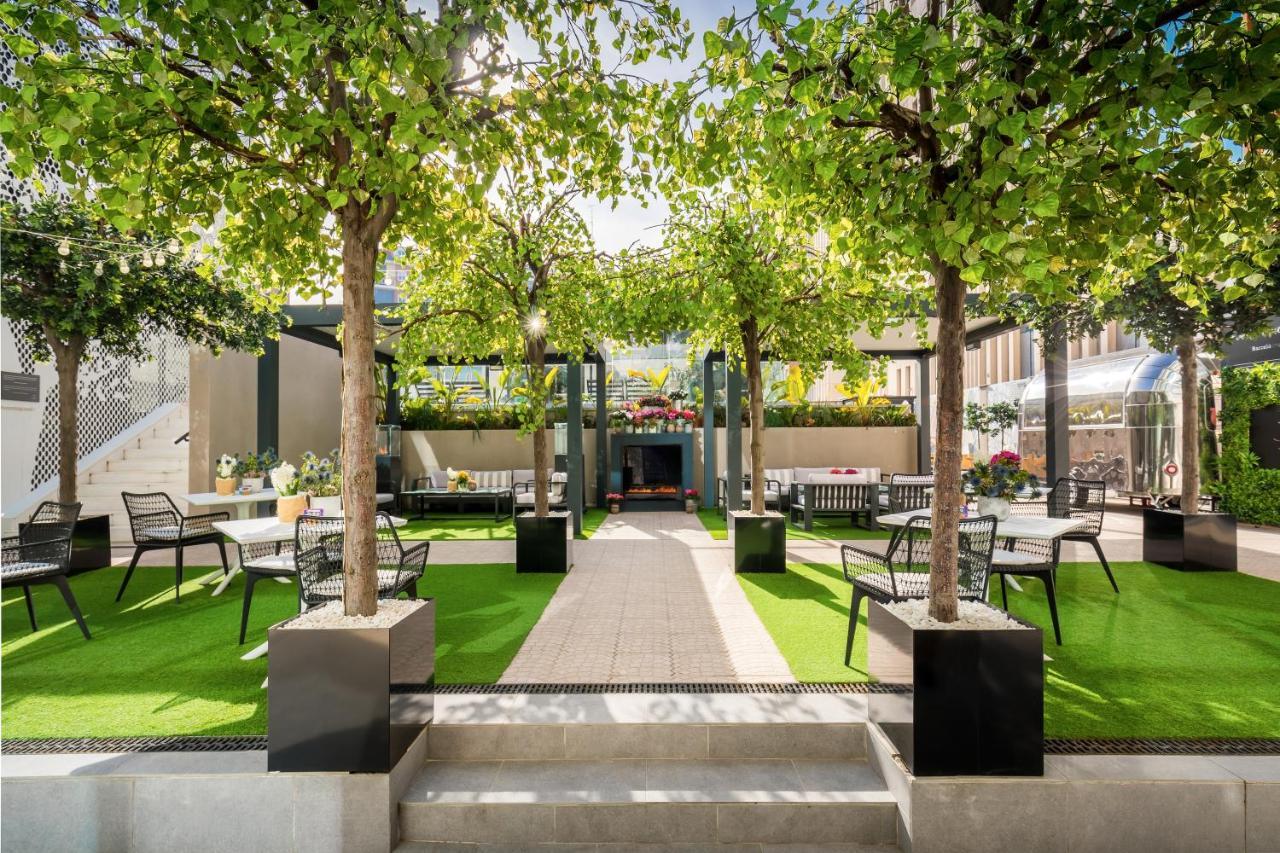 Barcelo Imagine Hotel Madrid Exterior photo The garden at The Ivy, St John's Wood