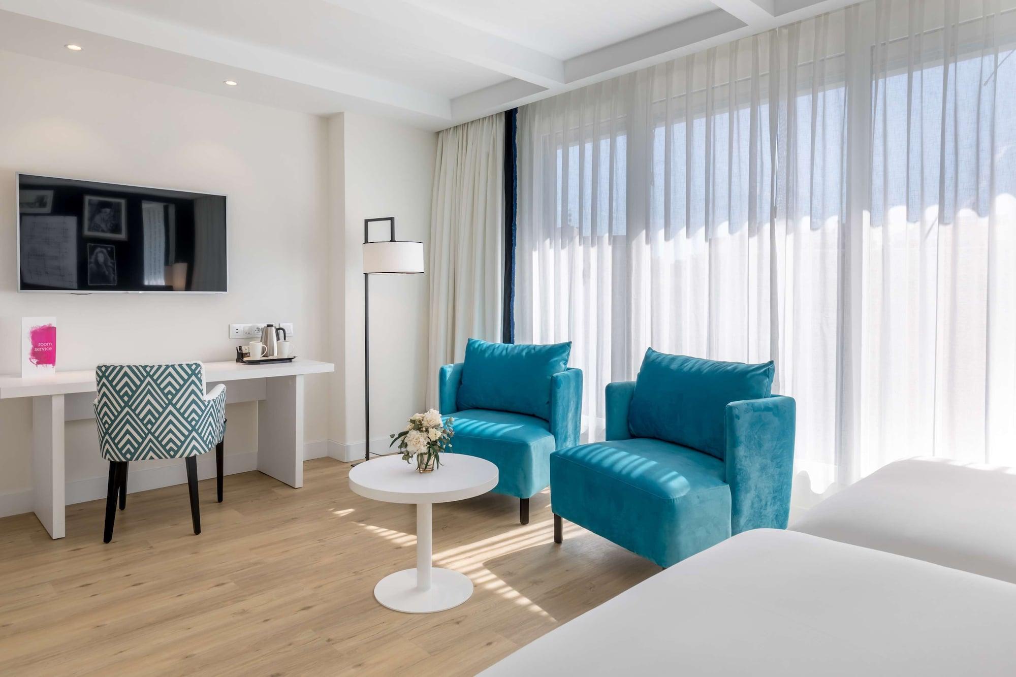 Barcelo Imagine Hotel Madrid Exterior photo Deluxe room