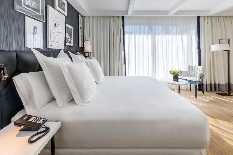 Barcelo Imagine Hotel Madrid Exterior photo Deluxe room